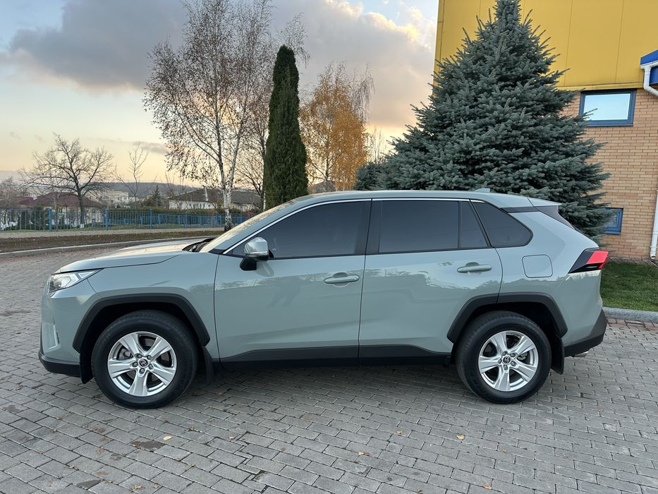Продам TOYOTA RAV-4 новий автомобіль, пробіг 22 т.км