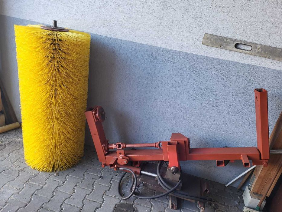Zamiatarka szczotkowa do mini-ciągnika (typu Kubota, Iseki itp.)