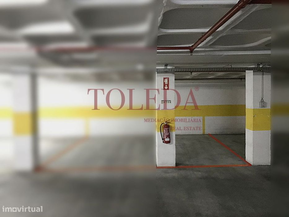 Parqueamento com 26m2 próximo do Aeroporto