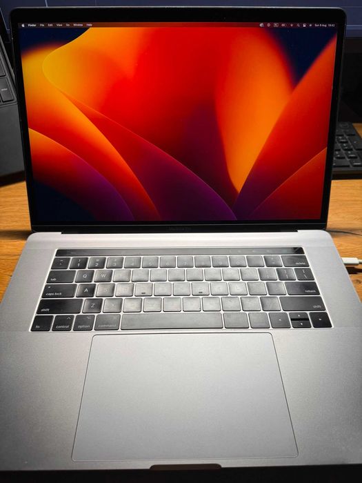 Apple MacBook Pro 2017 | i7 | 16GB RAM |  500GB SSD | 4GB GPU