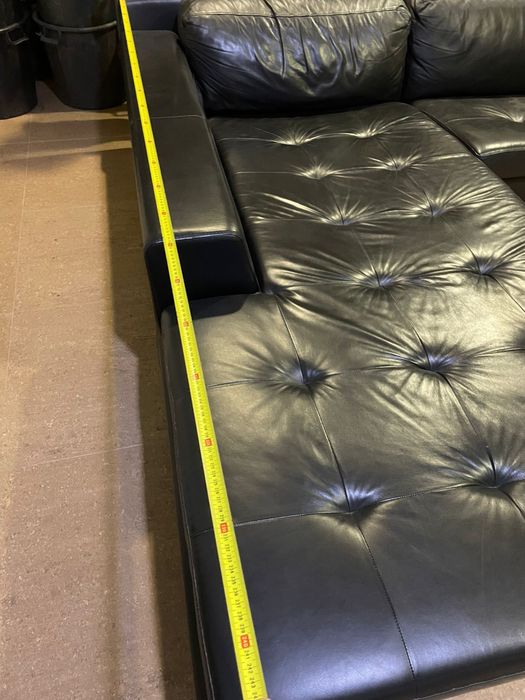 Sofa preto em Pele