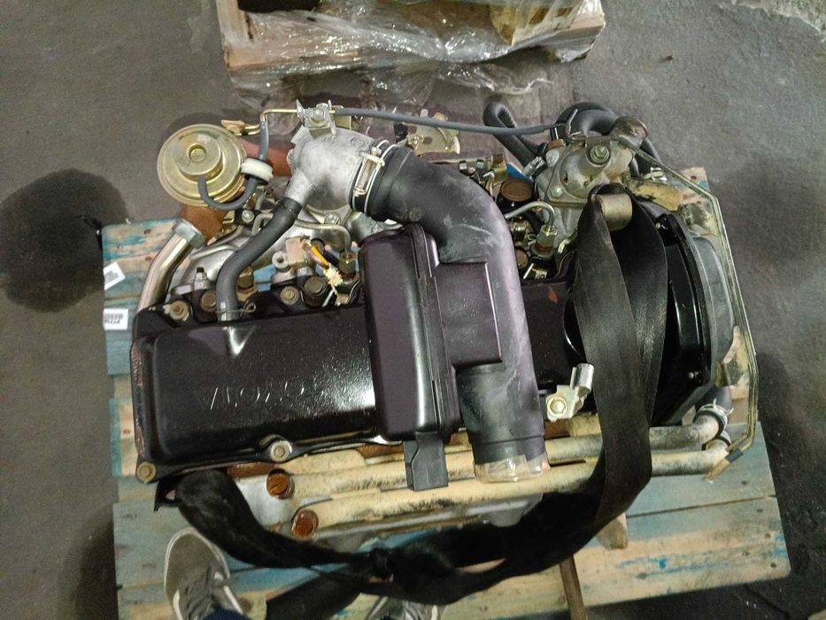 Motor Toyota HiLux 2.4 D ref. 2L ano 2000
