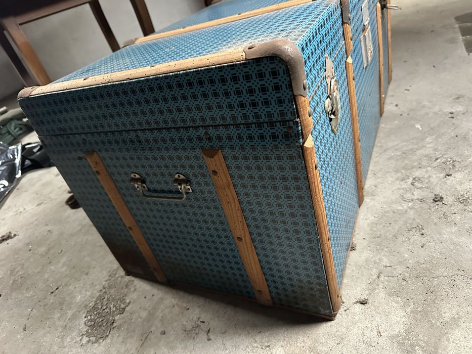 Mala de madeira sala