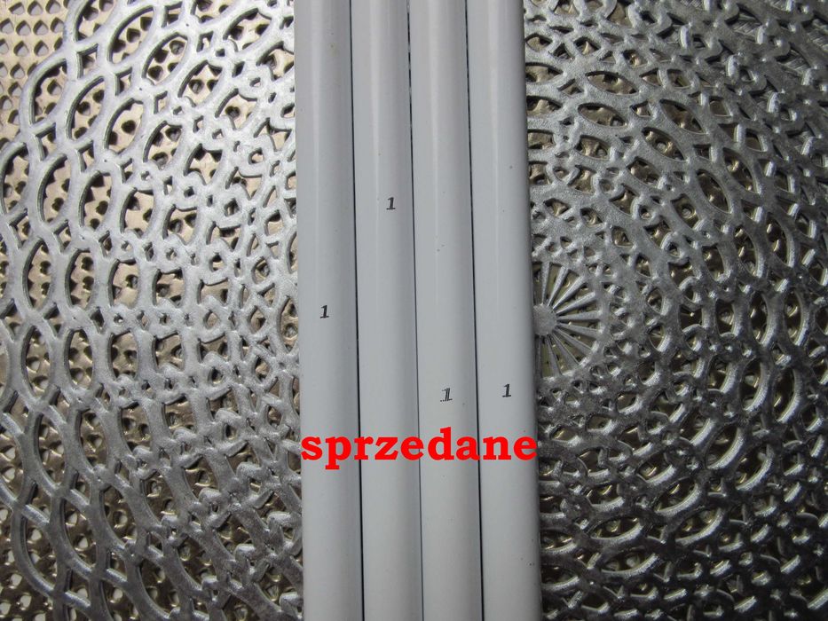 Pawilon ogrodowy - rurki . Zostało tylko 9 plastikowych elementów .