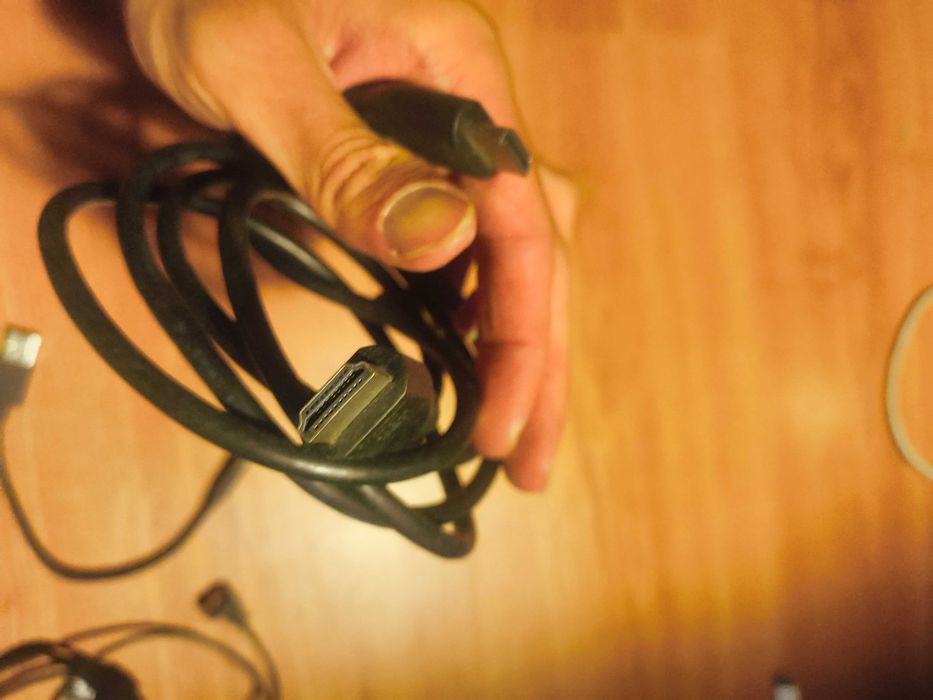 cabos diversos  hdmi vga etc