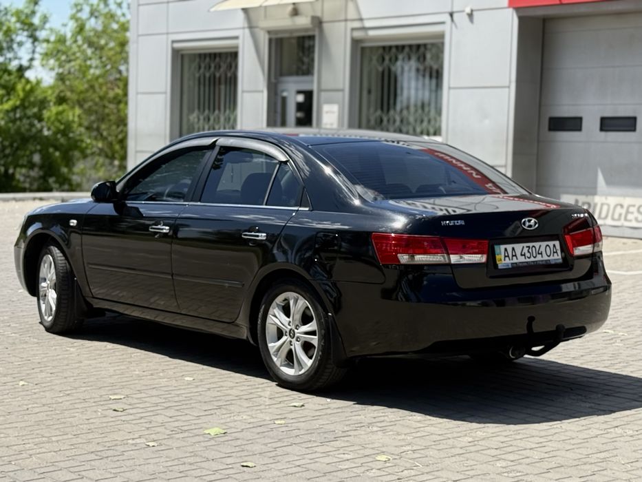 Продам Hyundai Sonata 2007 год 2.4 автомат
