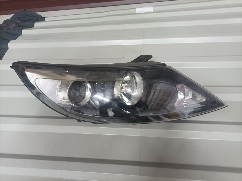 Фара Кіа спортедж