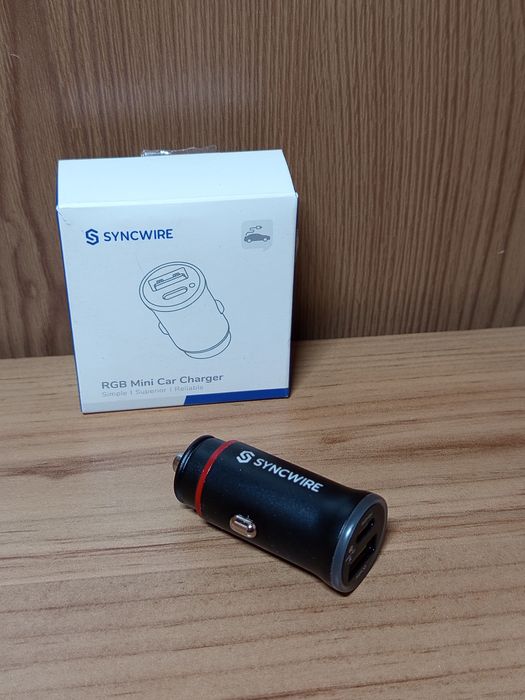 Ładowarka samochodowa syncwire 
Model SW-XC1004 45 W