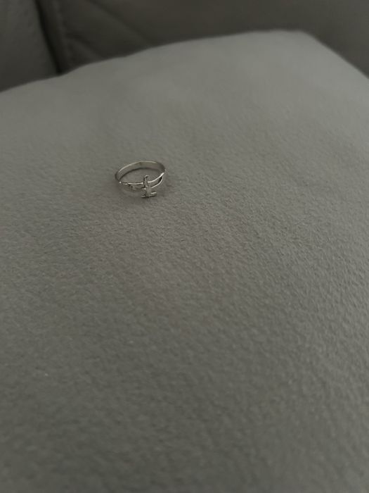 Vendo anel de prata para menina.