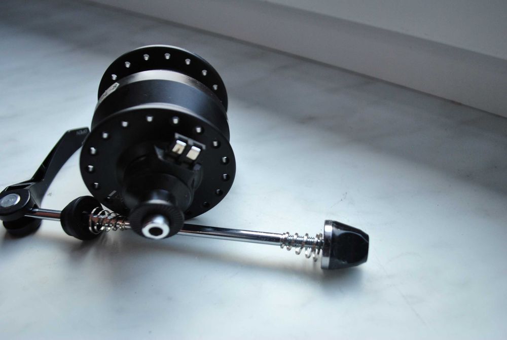 Shutter Precision dynamo Pl-8 centerlock piasta Gravel Treking