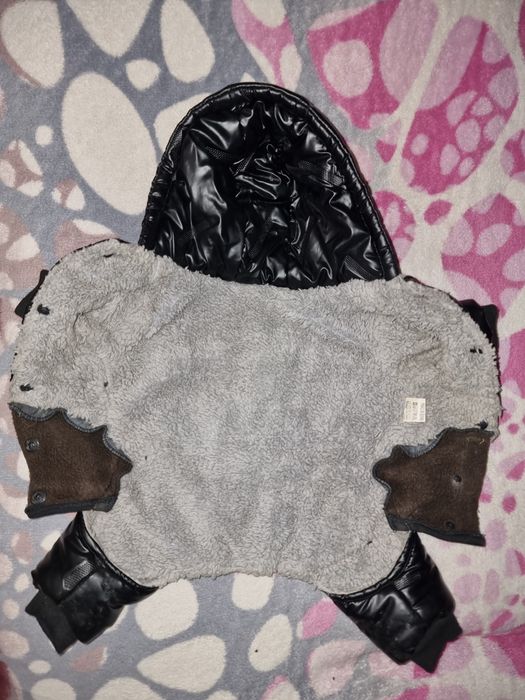 Продам комбінезон на маленьку собачку.