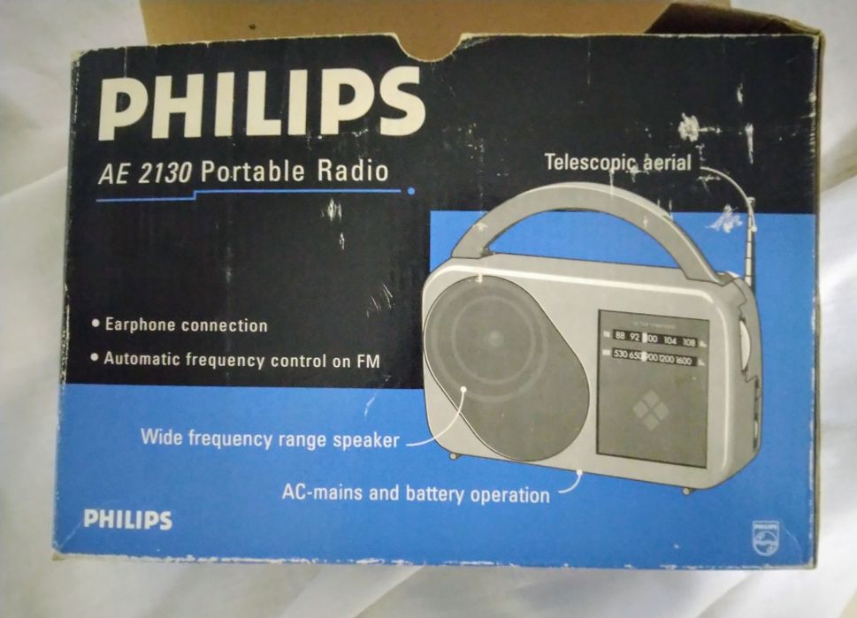 Rádio Philips AE 2130 FM/Portátil de 1993.