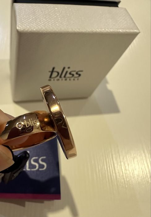 Каблучка  кольцо Bliss з одним бриліантиком