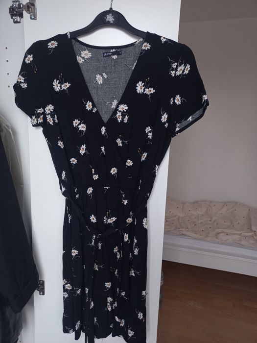 Sukienka w stokrotki