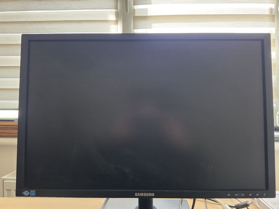 Монітор samsung 24' S24C450 dvi, vga.