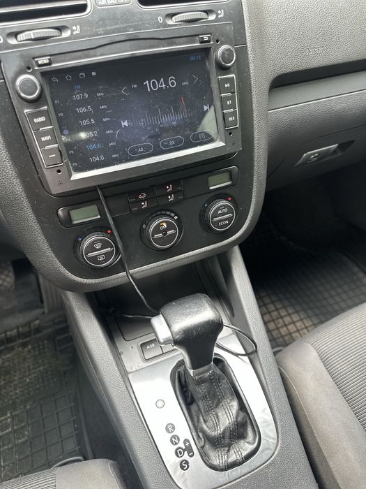 Volkswagen Golf V! Автомат! 1.6 mpi!