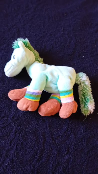 Maskotka konik pluszak miętowy