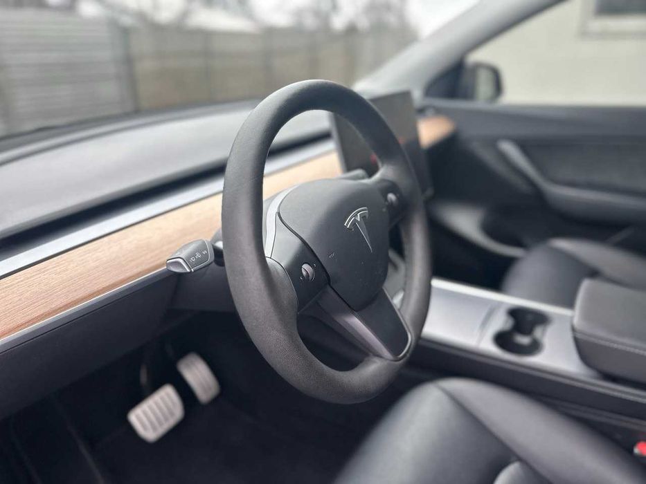 Tesla Model Y 2022• Performance 82 kWh Dual Motor (534 к.с.) AWD Base