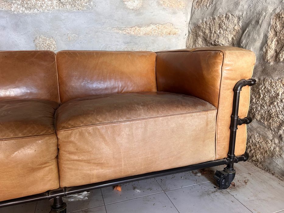 Sofá em pele FABRIC Maisons du monde para renovação
