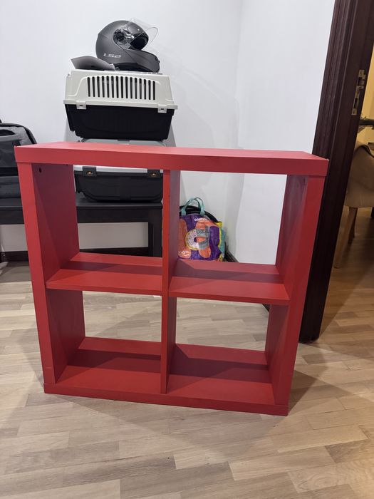 Estante de quadrados modelo Kalax Vermelha