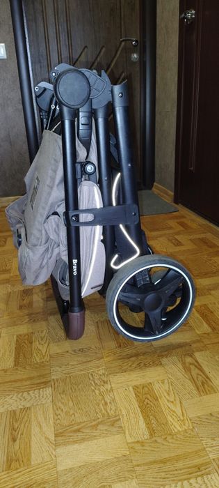 Прогулочная коляска CARRELLO Bravo