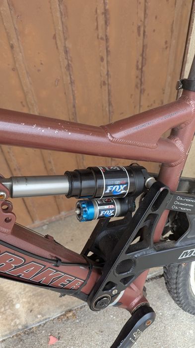 Bicicleta freestyle/downhill mondraker