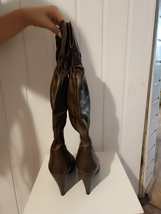 Продам  сапоги кожані ( Італія) 37 р. осінь-весна   нові, каблук стійк