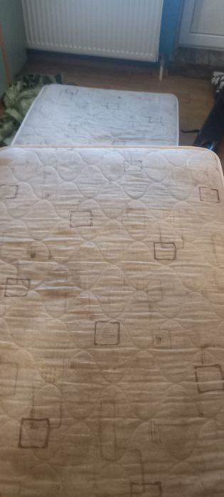 Двоярусне букове добротне ліжко з матрацами