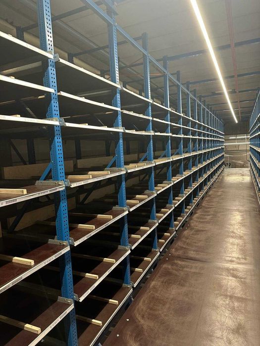 Regały magazynowe, wysuwane półki , piętrowe ze schodami