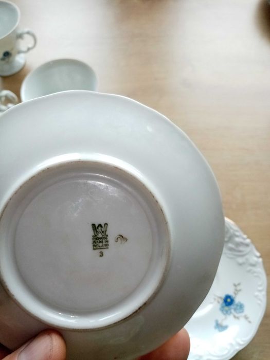 Zestaw porcelanowych filiżanek z czasów PRL