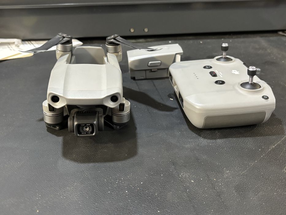Drone DJI AIR 2 com bateria e comando447415510484264963