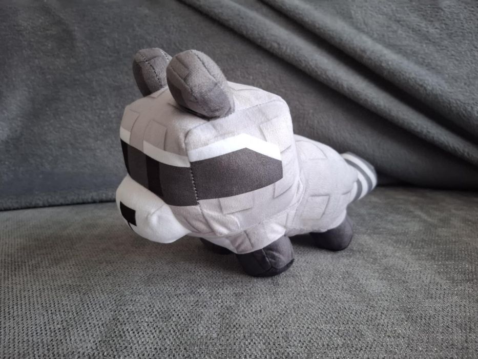 Raccoon maskotka pluszak z Grow a garden