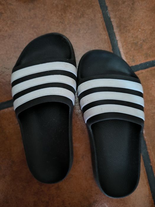 Chinelos Adidas tam33