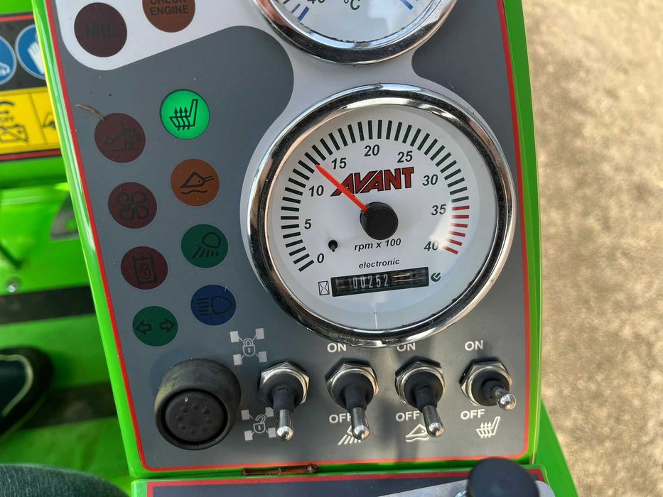 Avant 528 z 2023 roku 252 mtg. Bardzo zadbana ! Pełna dokumentacja.