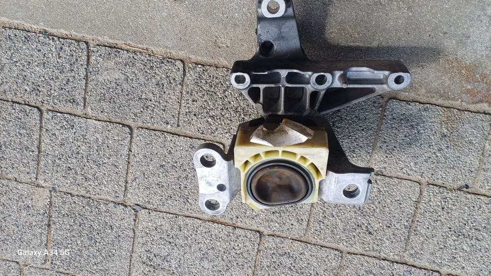 Łapa poduszka silnika renault megane lll lifting 1.5 dci