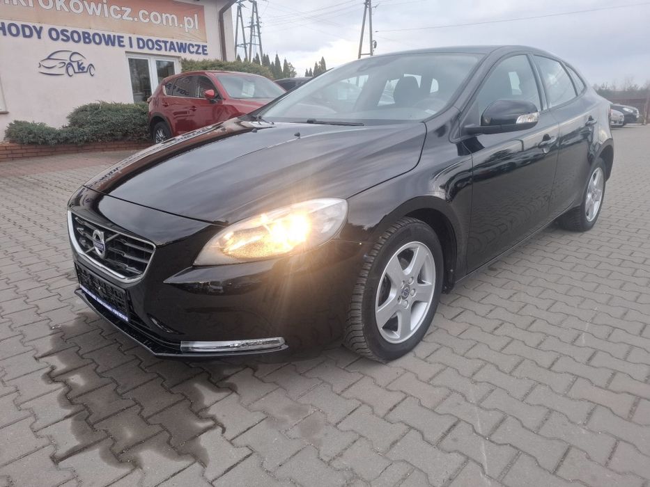Volvo v40 D2 2.0D Super stan!