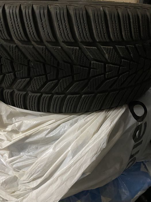 Komplet opon zimowych do BMW 3, G20, Hankook Winter evo3, 225/45/18 i 255/40/18