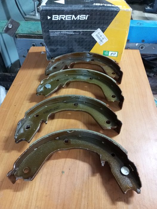 Продам колодки ручного тормаза