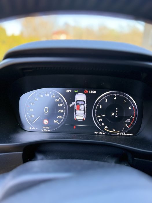 Volvo XC 40 okazja bez wkladu prywatne 1 wlasciciel salon Polska