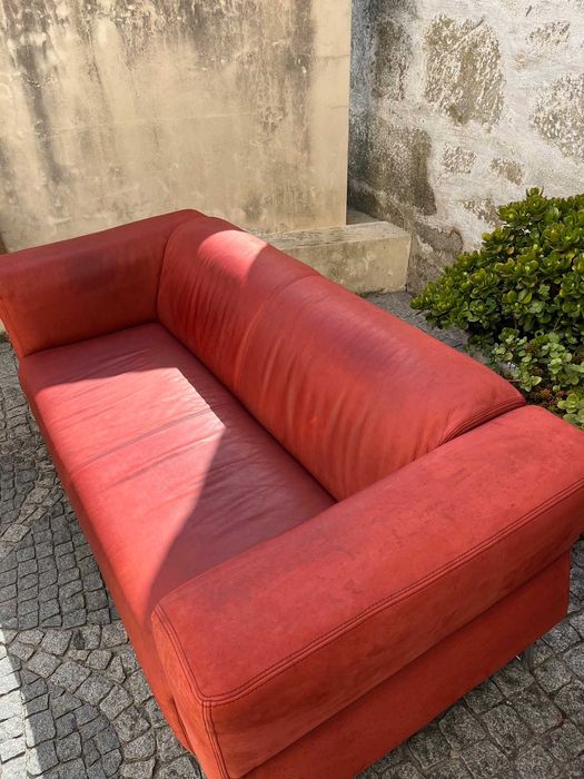 Sofá confortável, robusto e charmoso