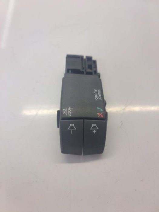 Comando Rádio Source Renault Clio 4 IV para venda