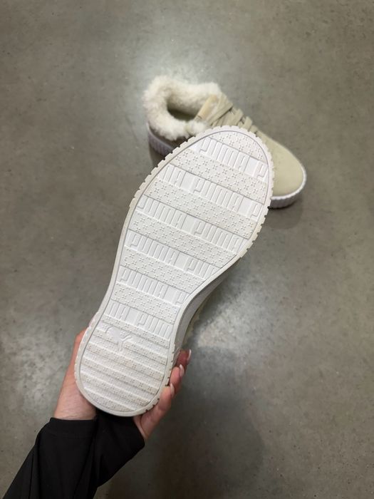 Нові оригінал кеди кросівки Puma Carina 2.0 Teddy Suede роз:36-22.5см