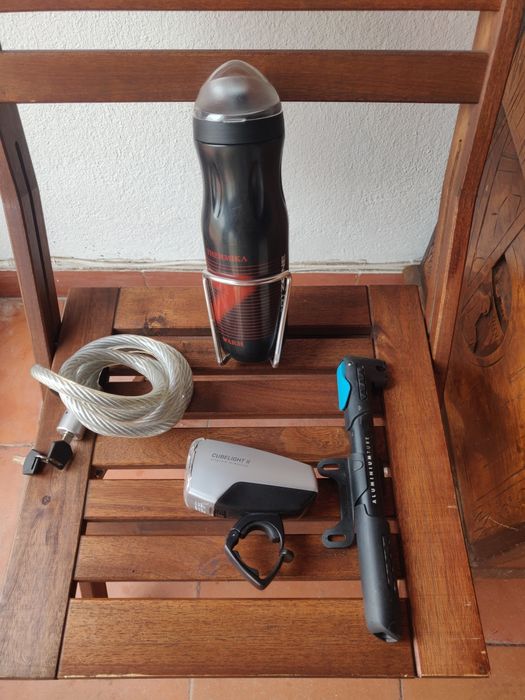 Vende-se material bicicleta