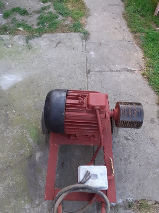 Witam mam do sprzedania silnik elektryczny 5,5 kW stan dobry Więcej in