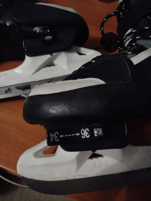 Льодові ковзани бренду Project.