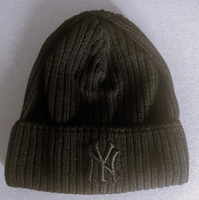 New York Yankees !! Czapka NY !!  Zimowa !! Czarna z czarnym haftem