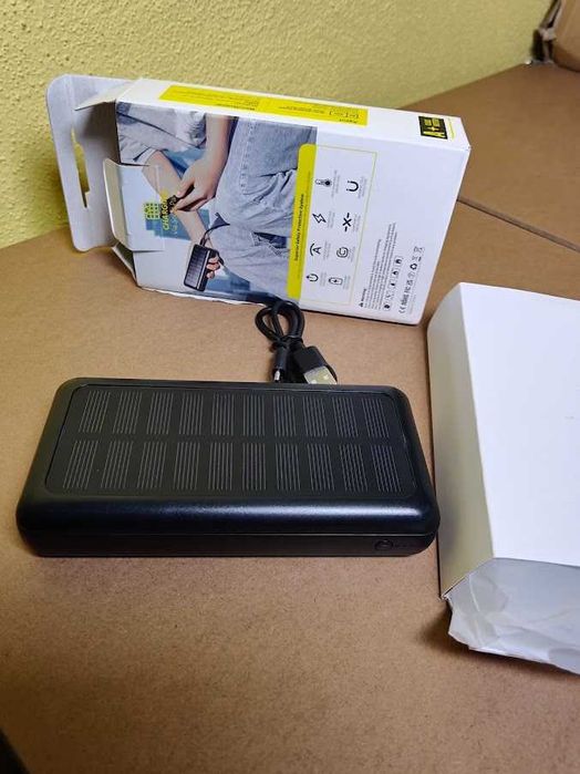 Power Bank Solar Portátil 30000 mAh Dual USB / USB-C para Campismo (Novo)