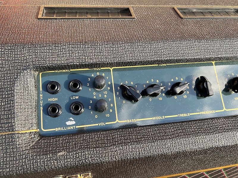 Vox AC-120  Vox Ac120 2x12" 1974 - 1978