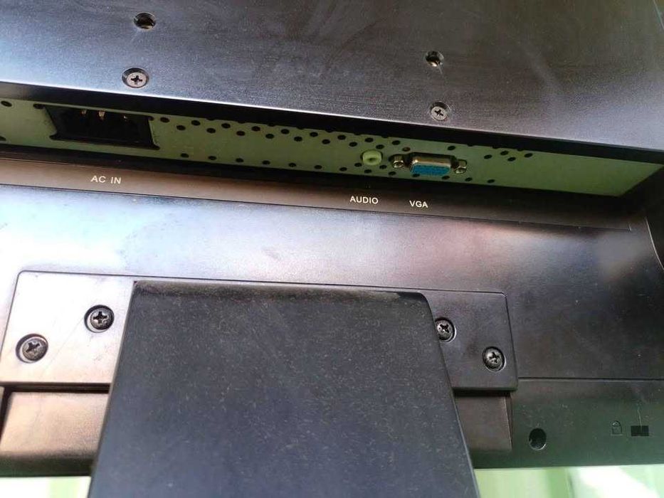Monitor de computador Gâmbia-Pontes-Alto Guerra • OLX.pt