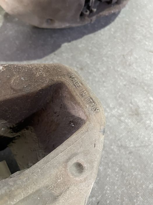 Супорт передній лівий правий Range Rover L405